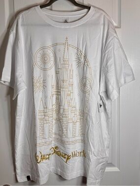 NWT. Walt Disney World Cinderella Castle T-shirt,  gold foil screen art XXL.